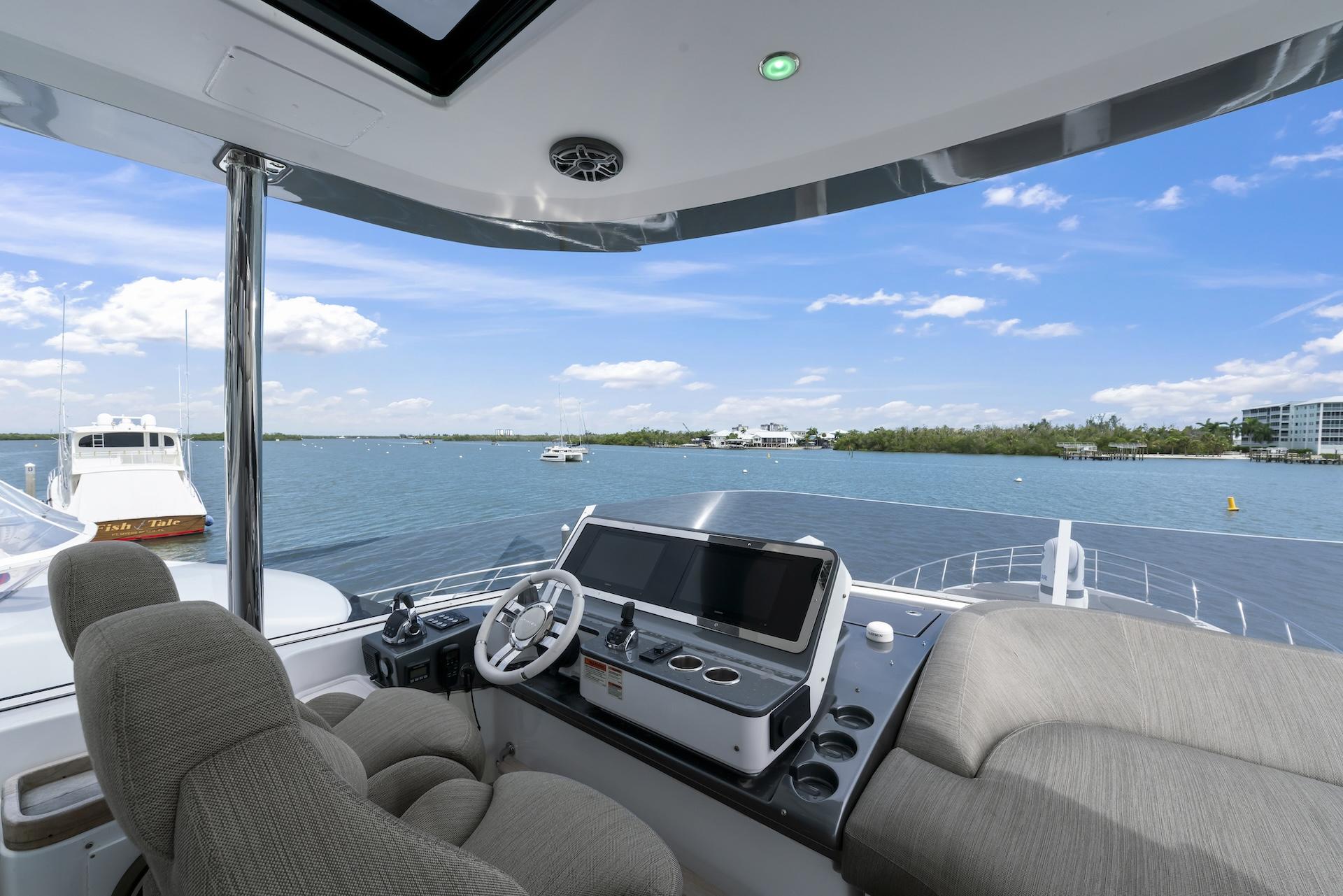 78' 2020 Azimut Fly 78