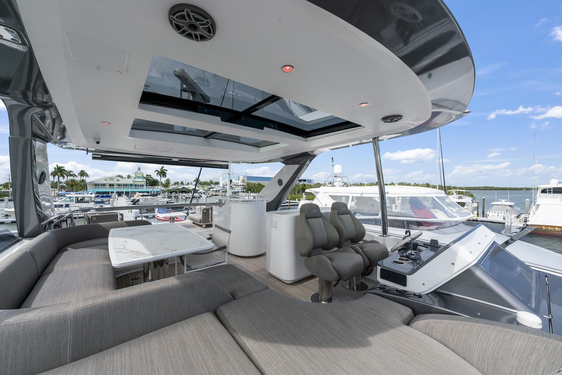 78' 2020 Azimut Fly 78