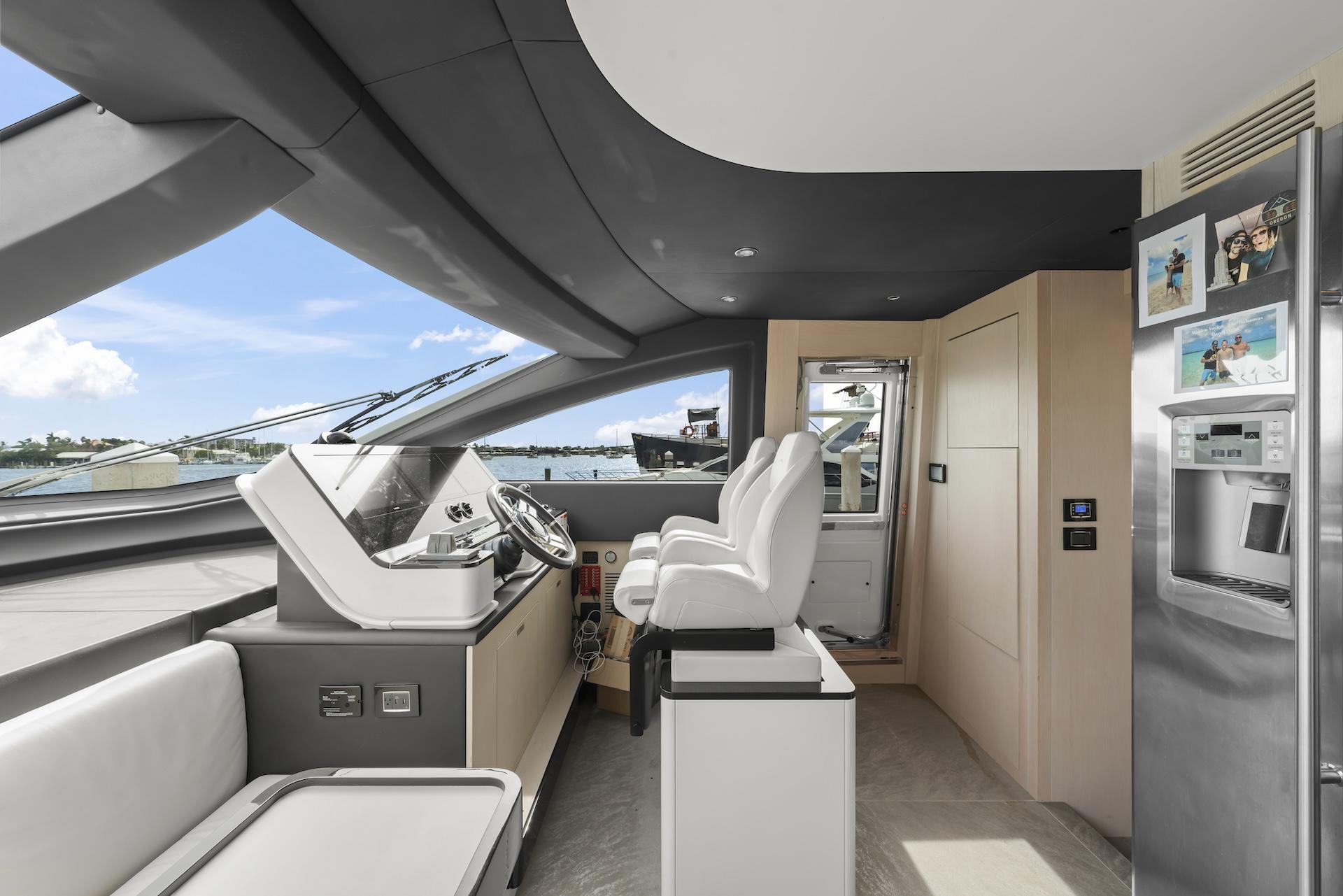 78' 2020 Azimut Fly 78