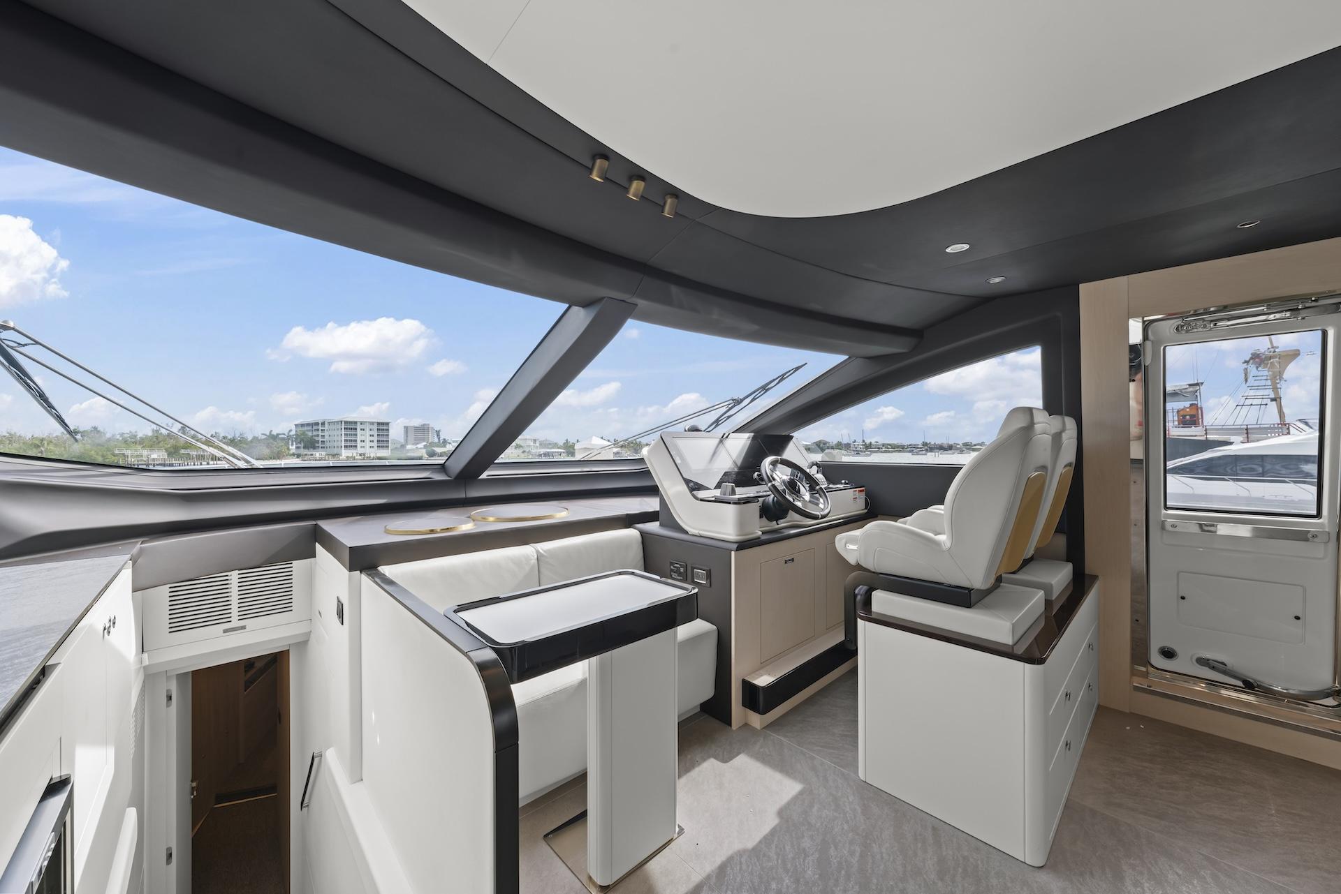 78' 2020 Azimut Fly 78