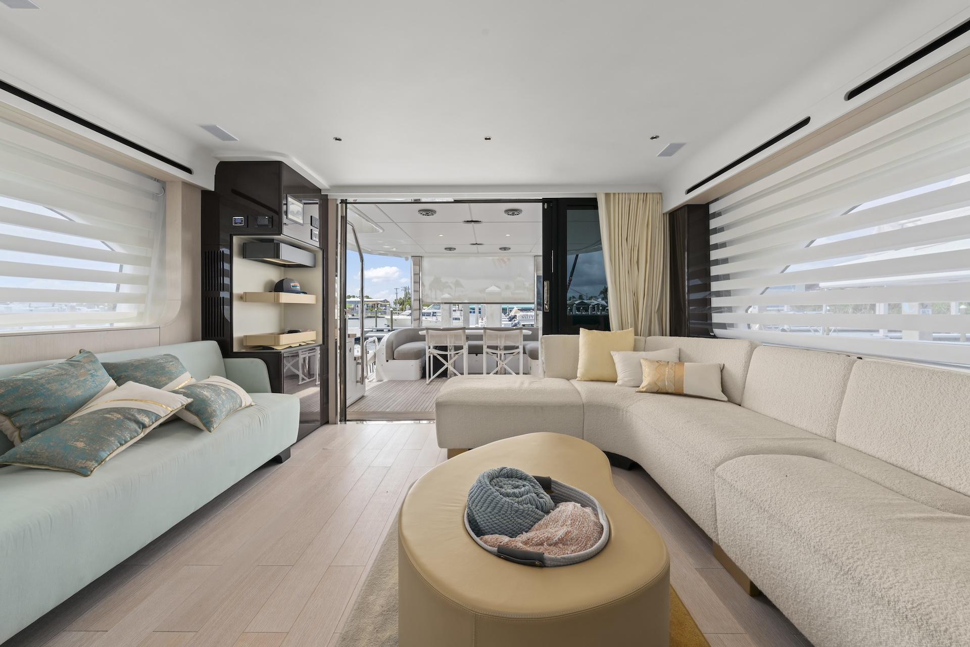 78' 2020 Azimut Fly 78