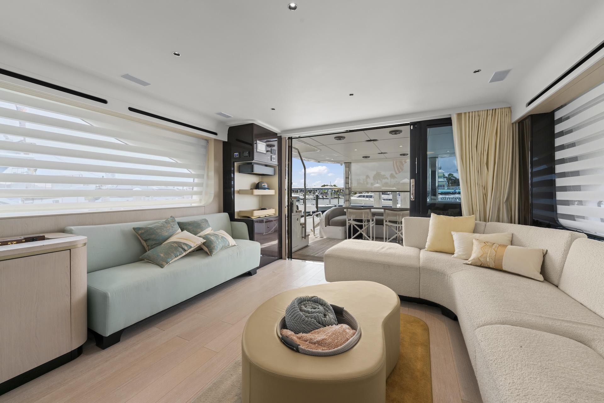 78' 2020 Azimut Fly 78