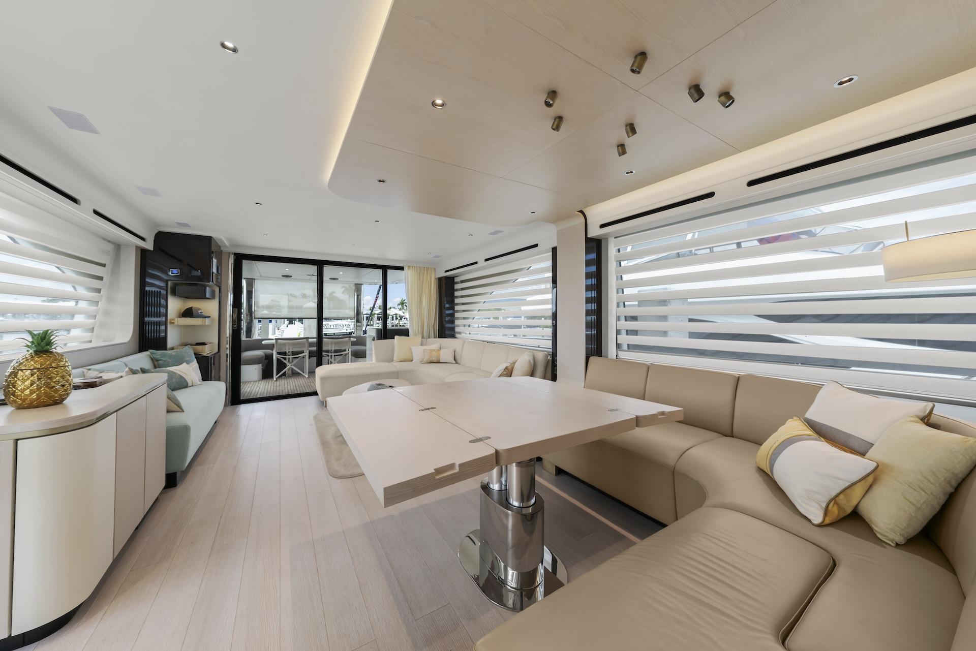 78' 2020 Azimut Fly 78