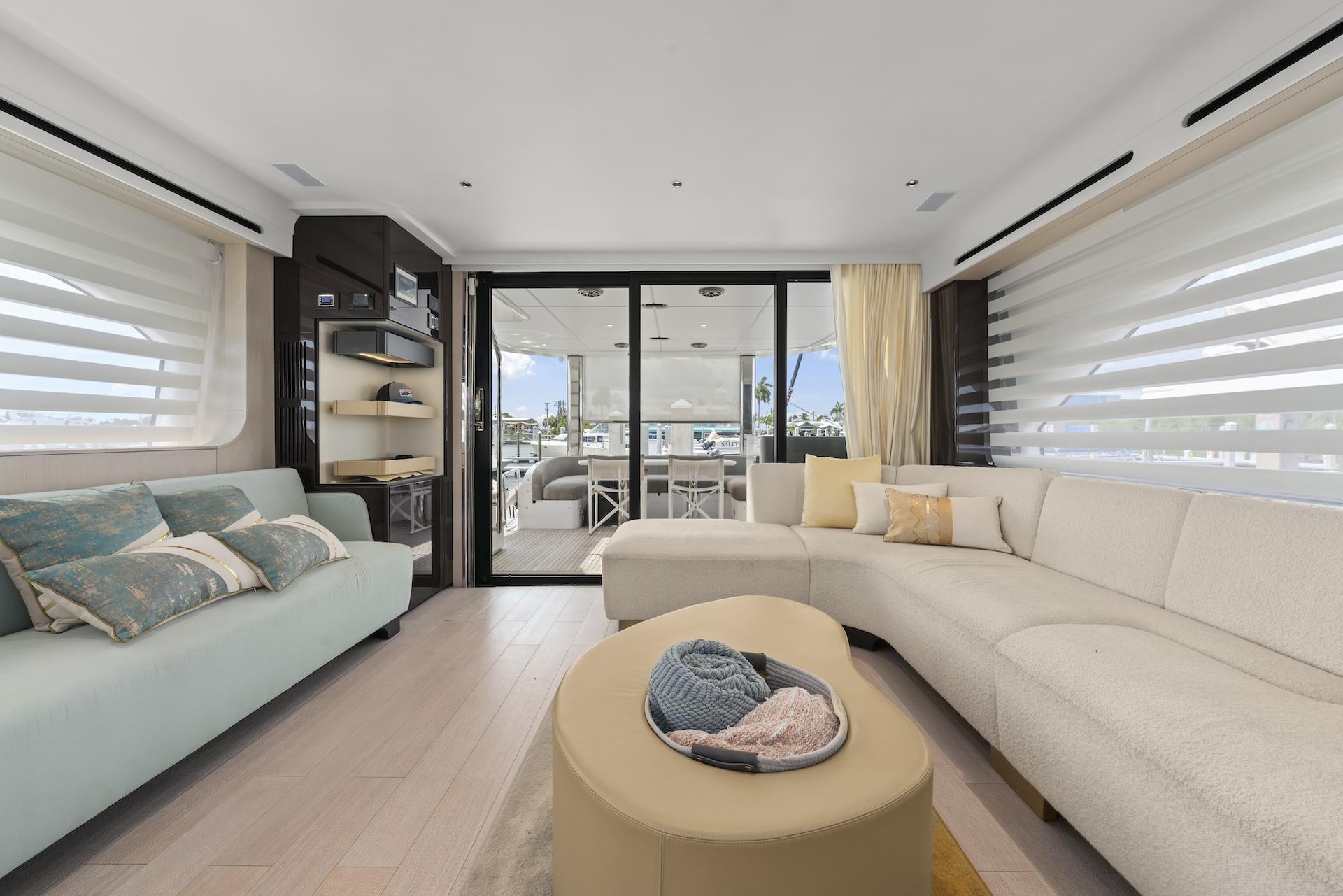 78' 2020 Azimut Fly 78
