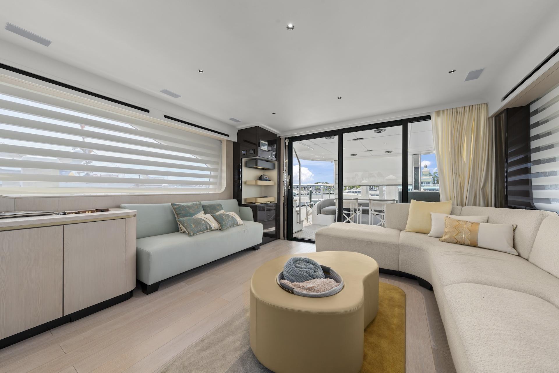 78' 2020 Azimut Fly 78