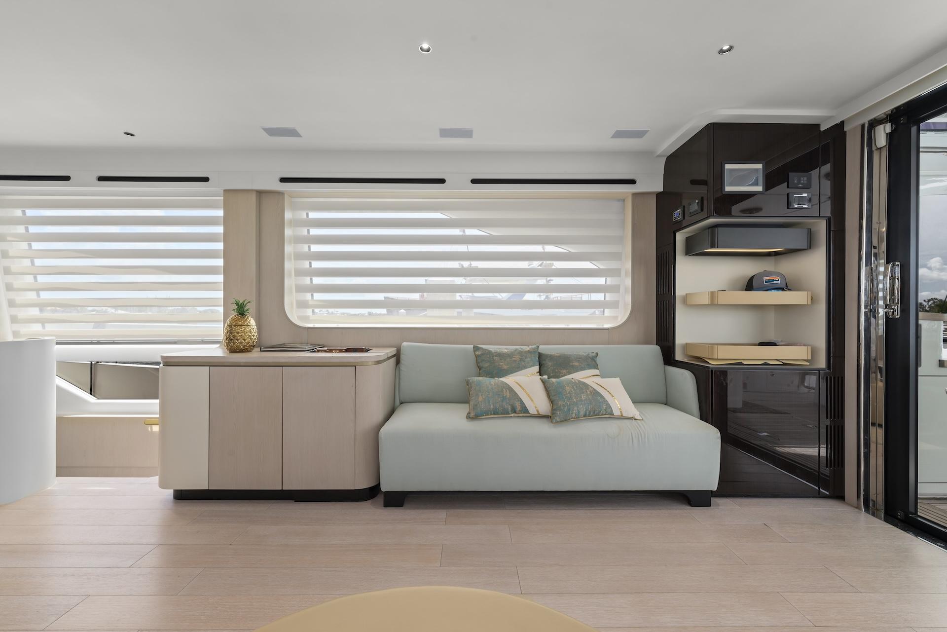 78' 2020 Azimut Fly 78