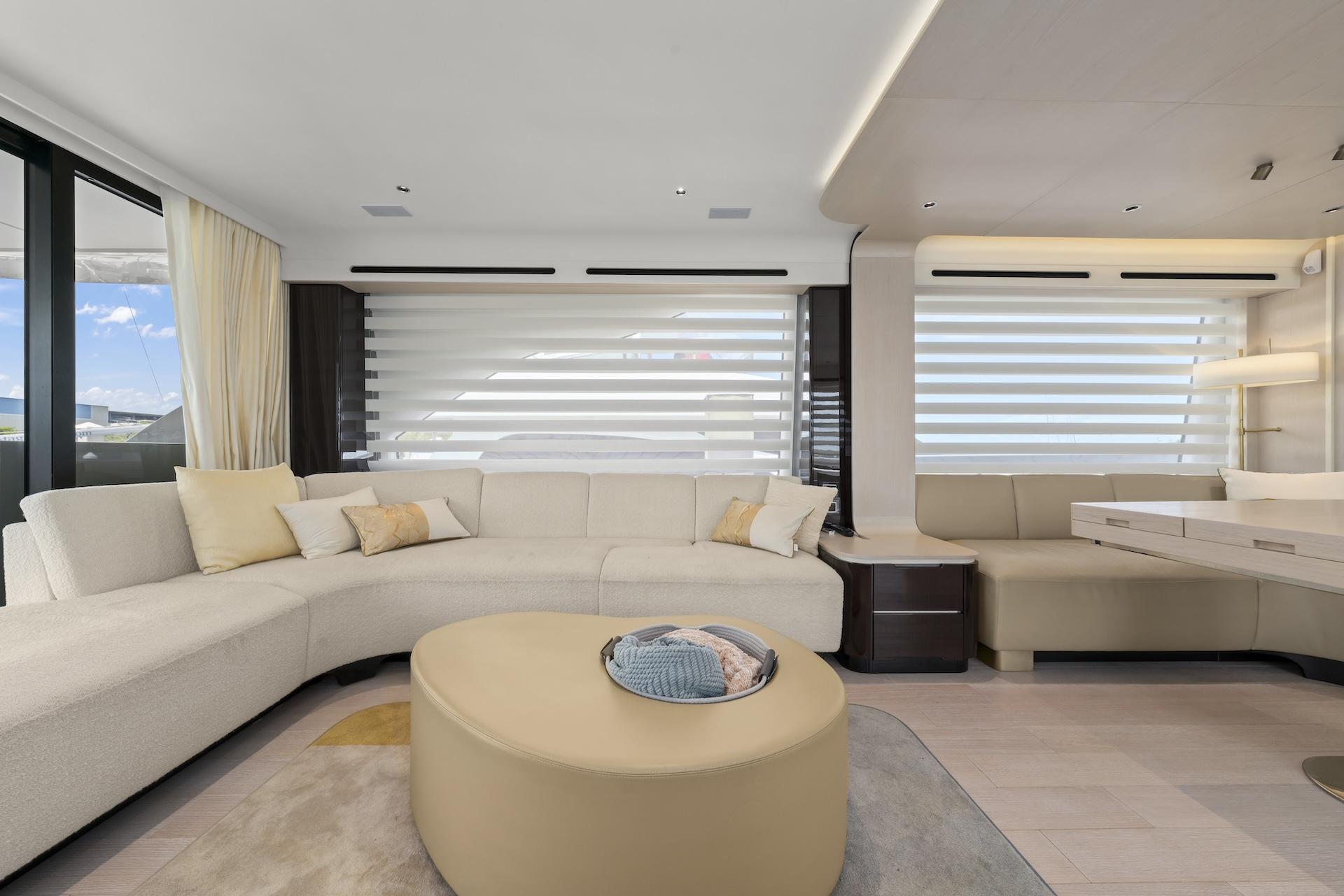 78' 2020 Azimut Fly 78