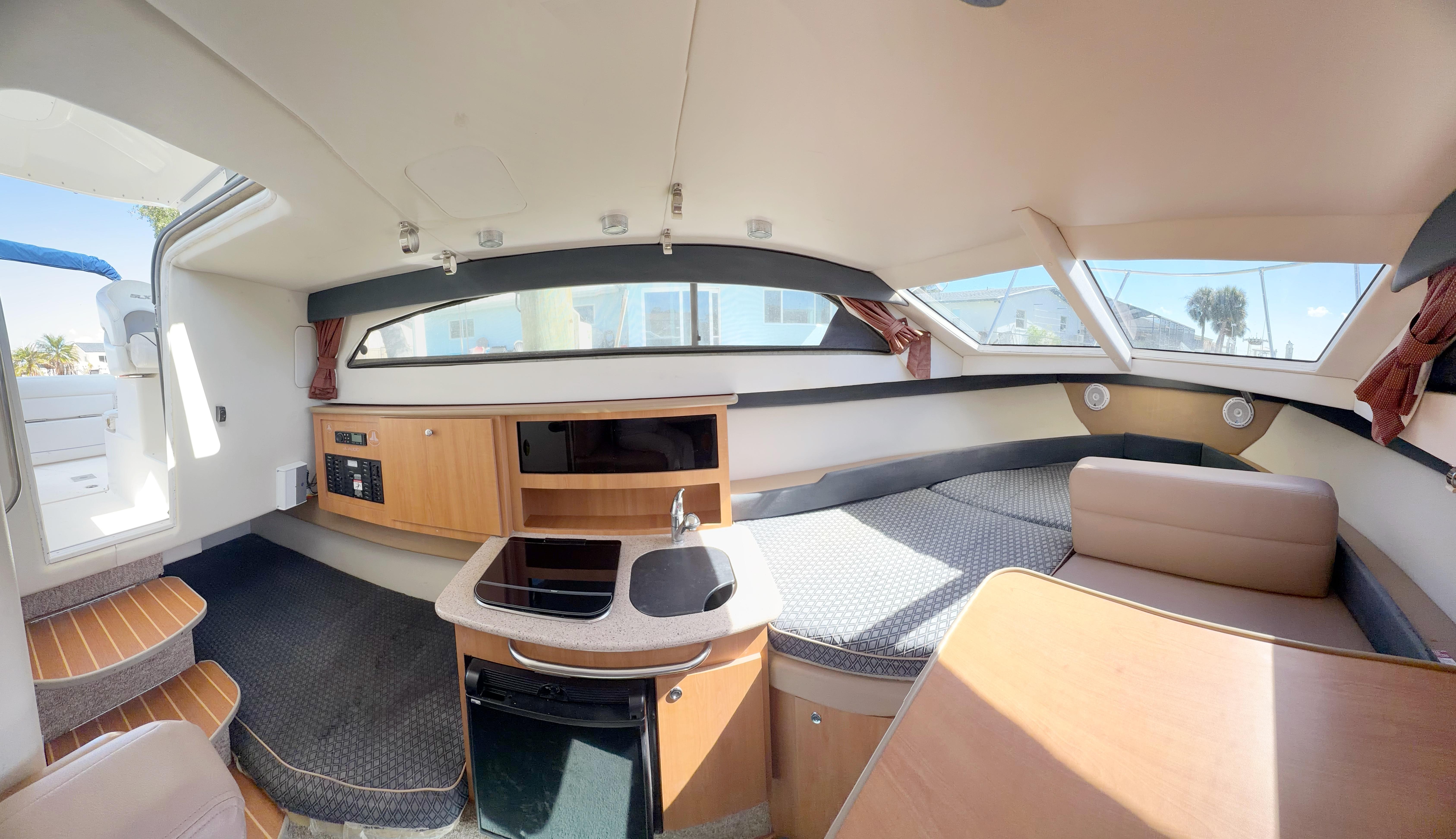 23' 2009 Bayliner Discovery 246