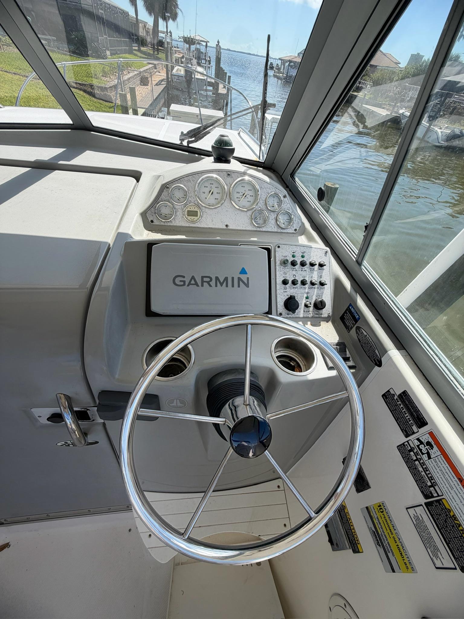 23' 2009 Bayliner Discovery 246