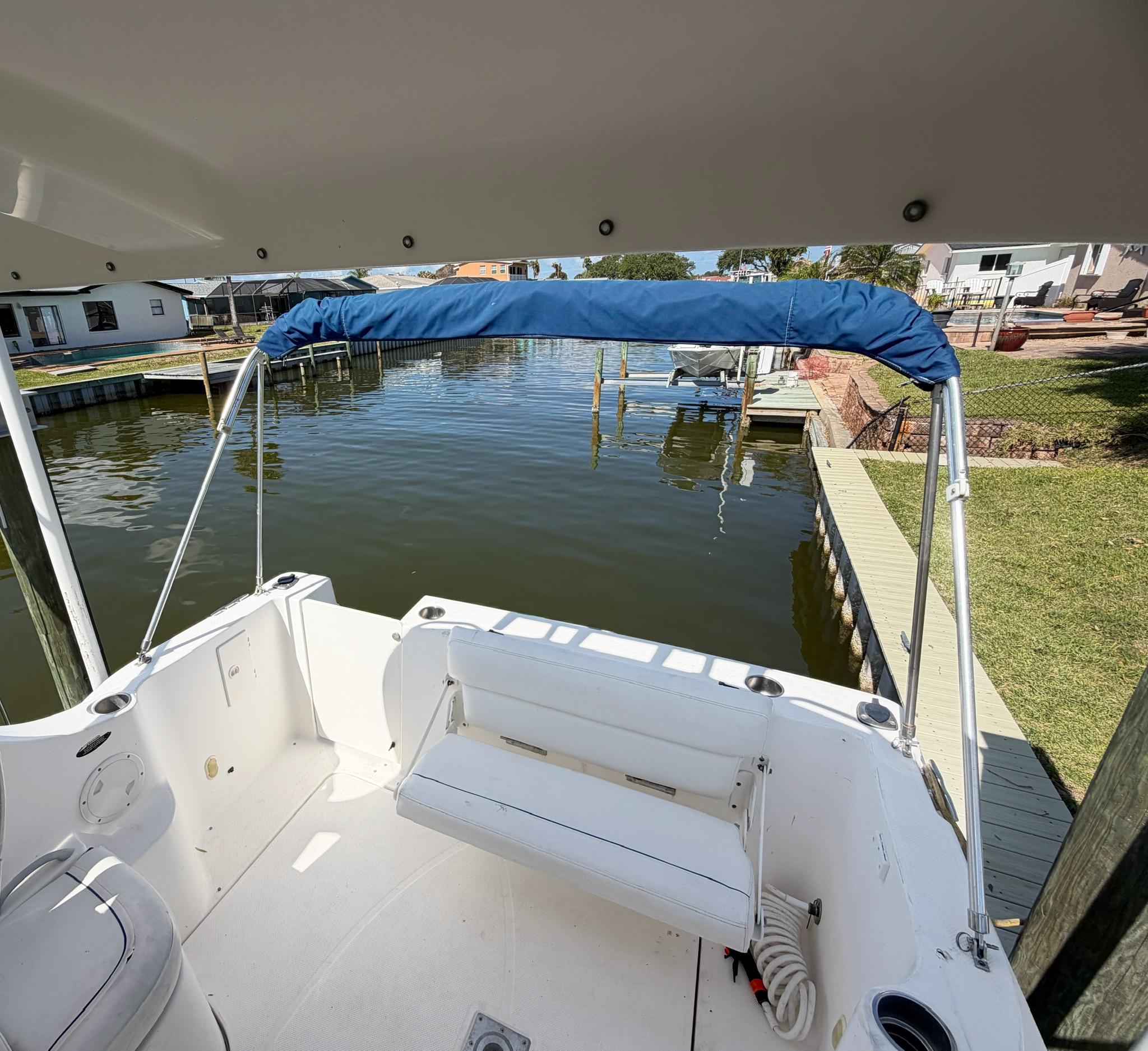 23' 2009 Bayliner Discovery 246