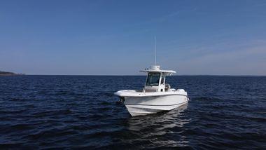 27' 2016 Boston Whaler 270 Dauntless