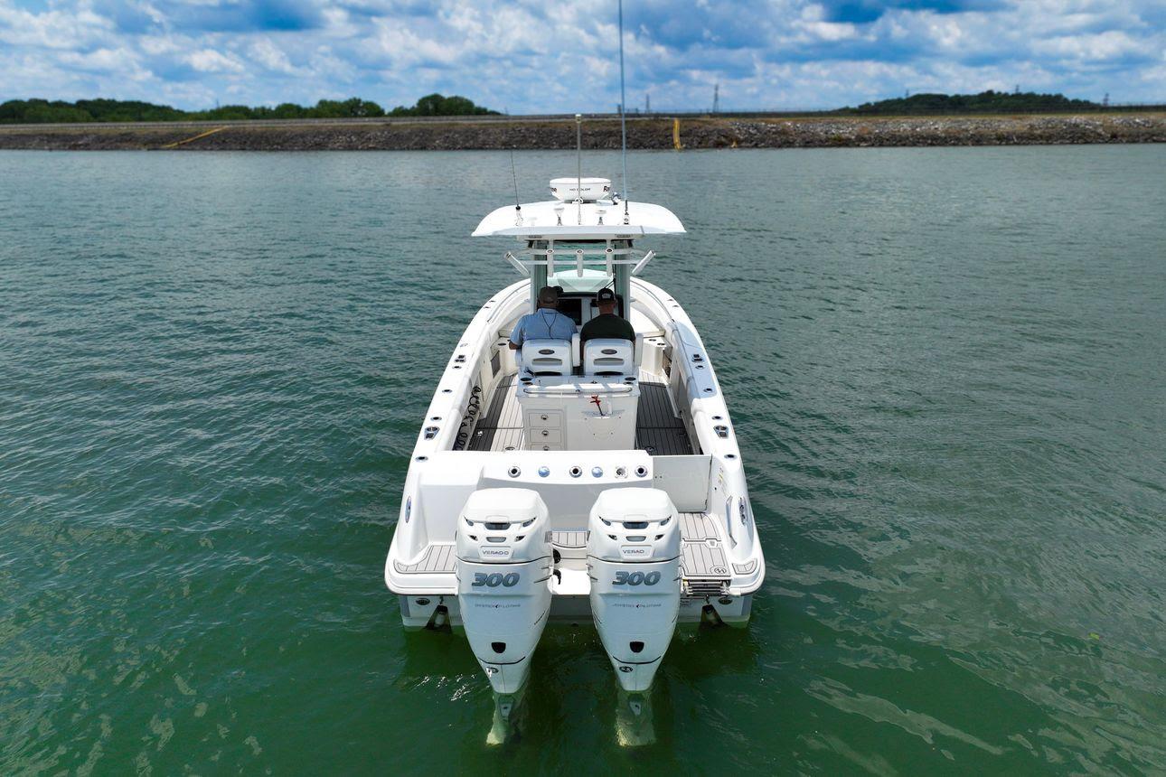 27' 2016 Boston Whaler 270 Dauntless