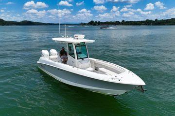 27' 2016 Boston Whaler 270 Dauntless