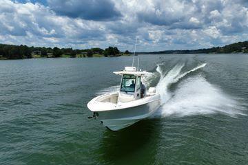 27' 2016 Boston Whaler 270 Dauntless