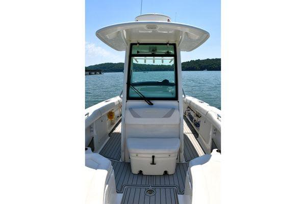 27' 2016 Boston Whaler 270 Dauntless