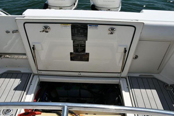 27' 2016 Boston Whaler 270 Dauntless