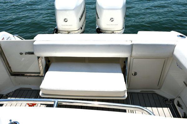 27' 2016 Boston Whaler 270 Dauntless