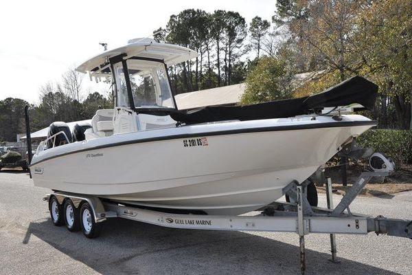 27' 2016 Boston Whaler 270 Dauntless