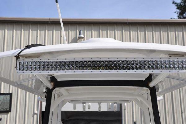 27' 2016 Boston Whaler 270 Dauntless