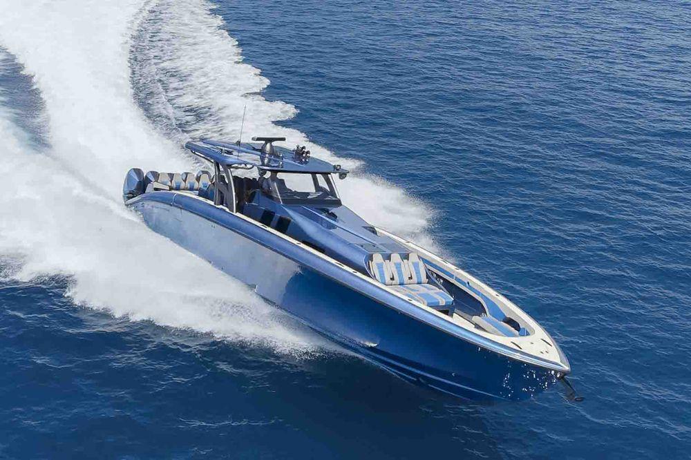 52' 2026 Midnight Express 52 Vitesse