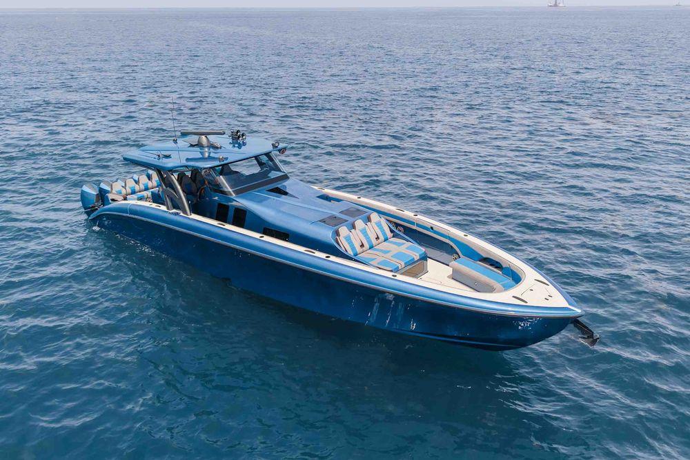 52' 2026 Midnight Express 52 Vitesse