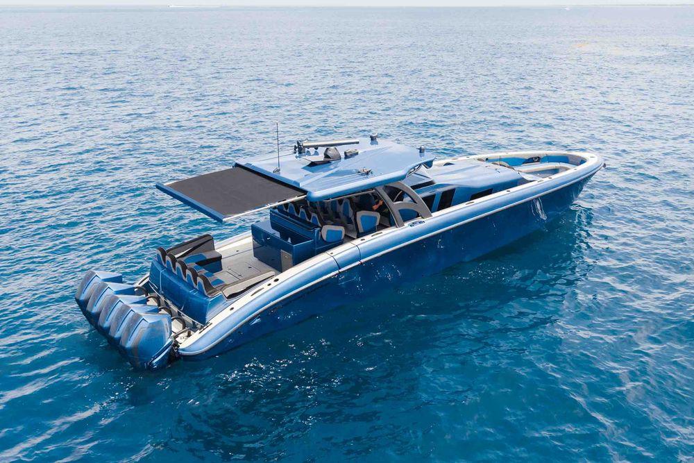 52' 2026 Midnight Express 52 Vitesse