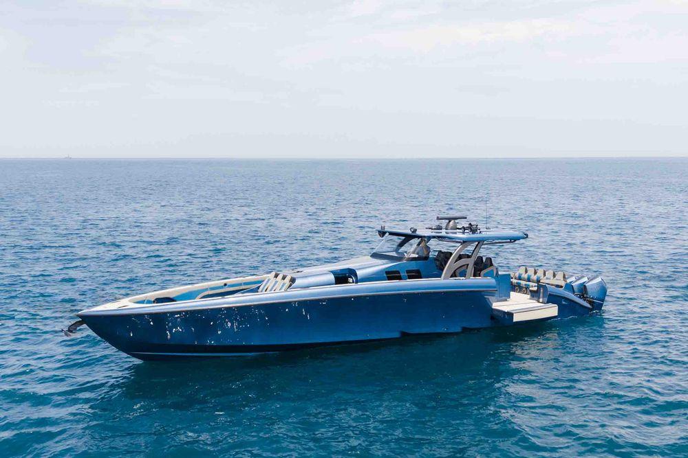 52' 2026 Midnight Express 52 Vitesse