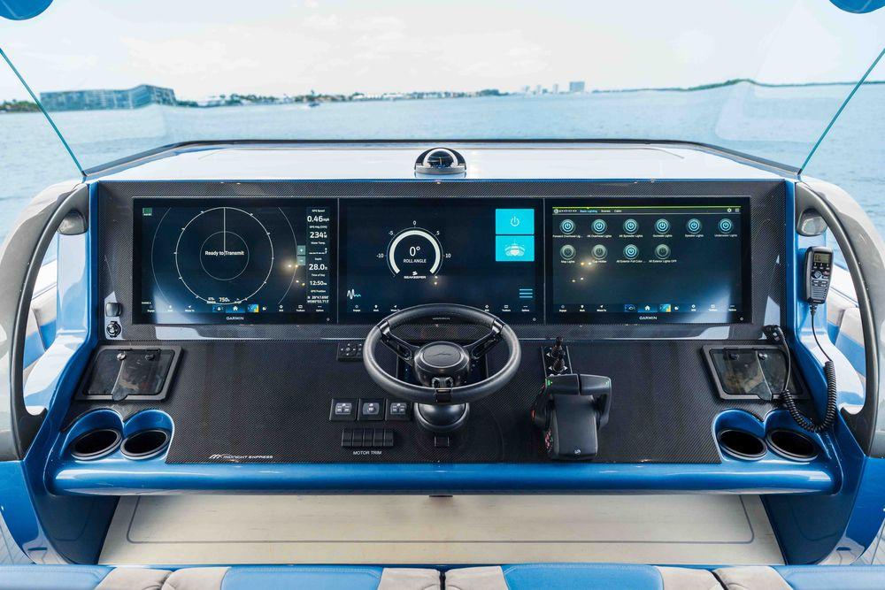 52' 2026 Midnight Express 52 Vitesse