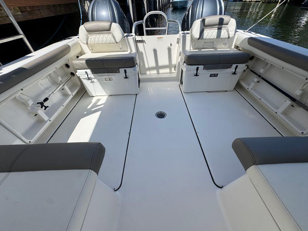 29' 2022 World Cat 296DC