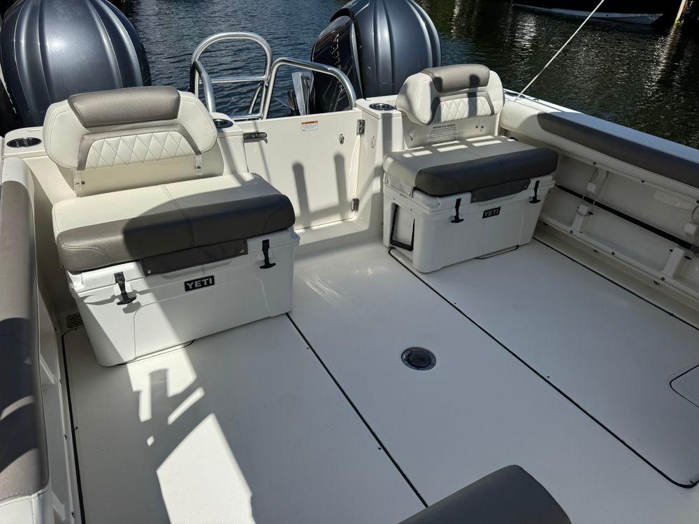 29' 2022 World Cat 296DC