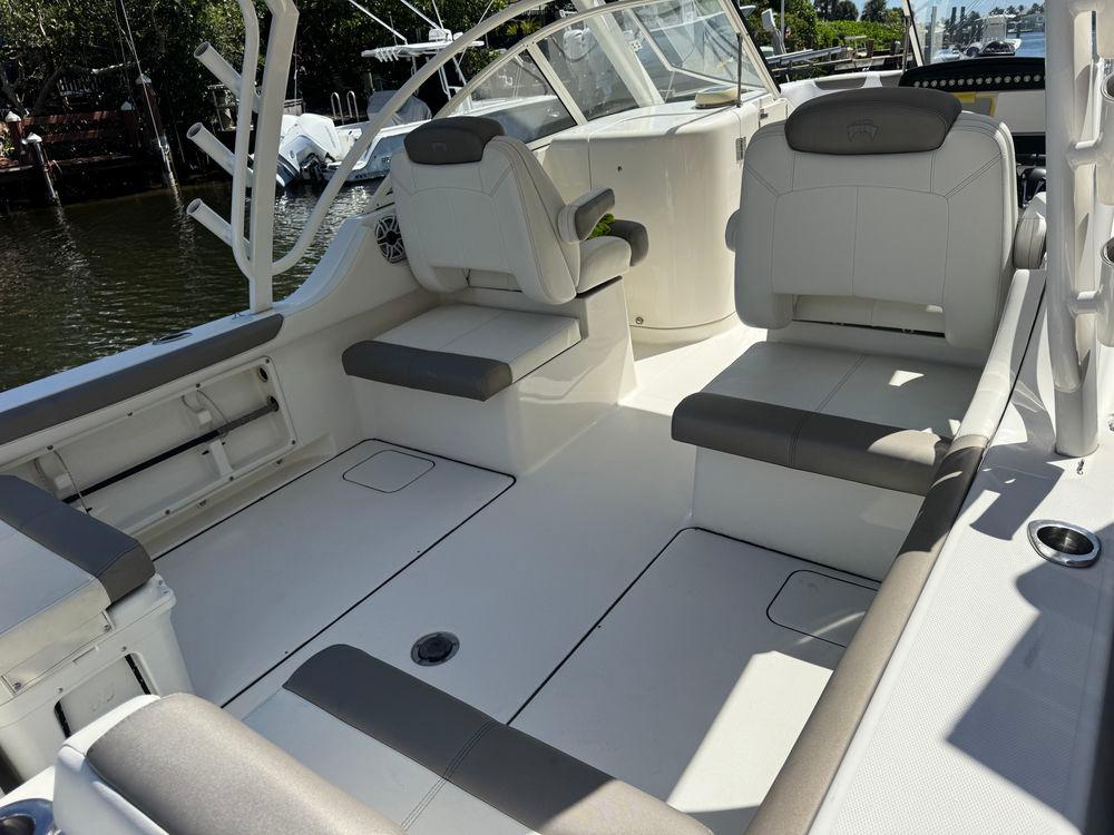29' 2022 World Cat 296DC