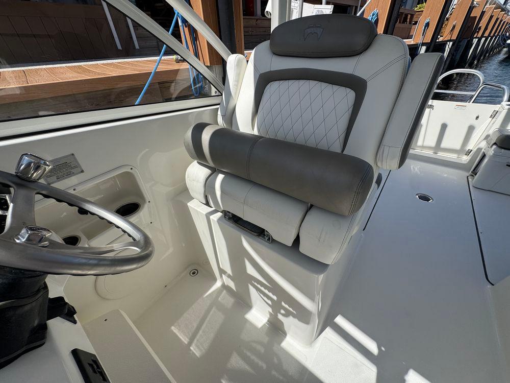 29' 2022 World Cat 296DC