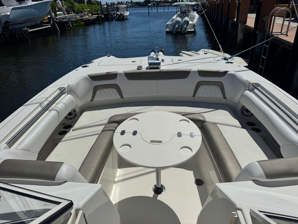 29' 2022 World Cat 296DC