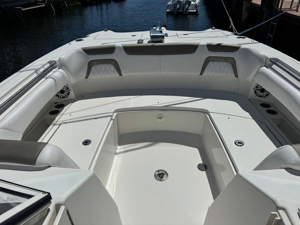29' 2022 World Cat 296DC