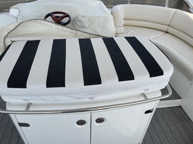 68' 2007 Princess 67 Flybridge Motor Yacht