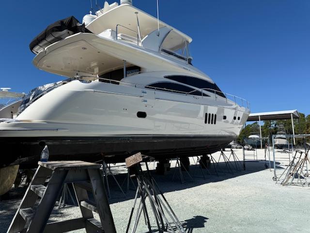 68' 2007 Princess 67 Flybridge Motor Yacht