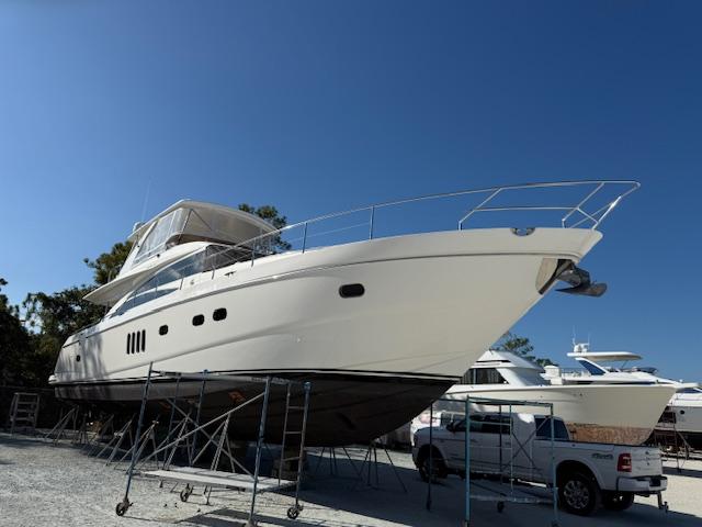 68' 2007 Princess 67 Flybridge Motor Yacht