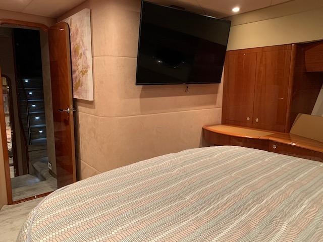 68' 2007 Princess 67 Flybridge Motor Yacht