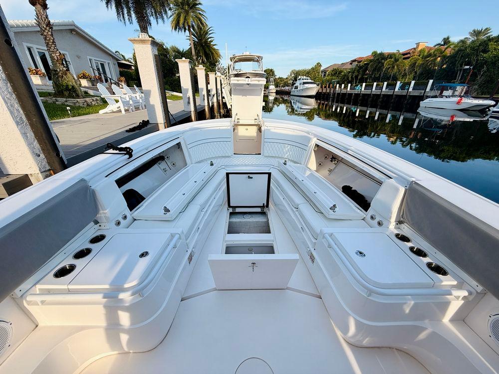 37' 2016 Intrepid 375 Center Console