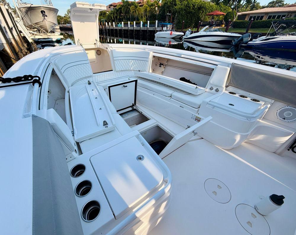 37' 2016 Intrepid 375 Center Console
