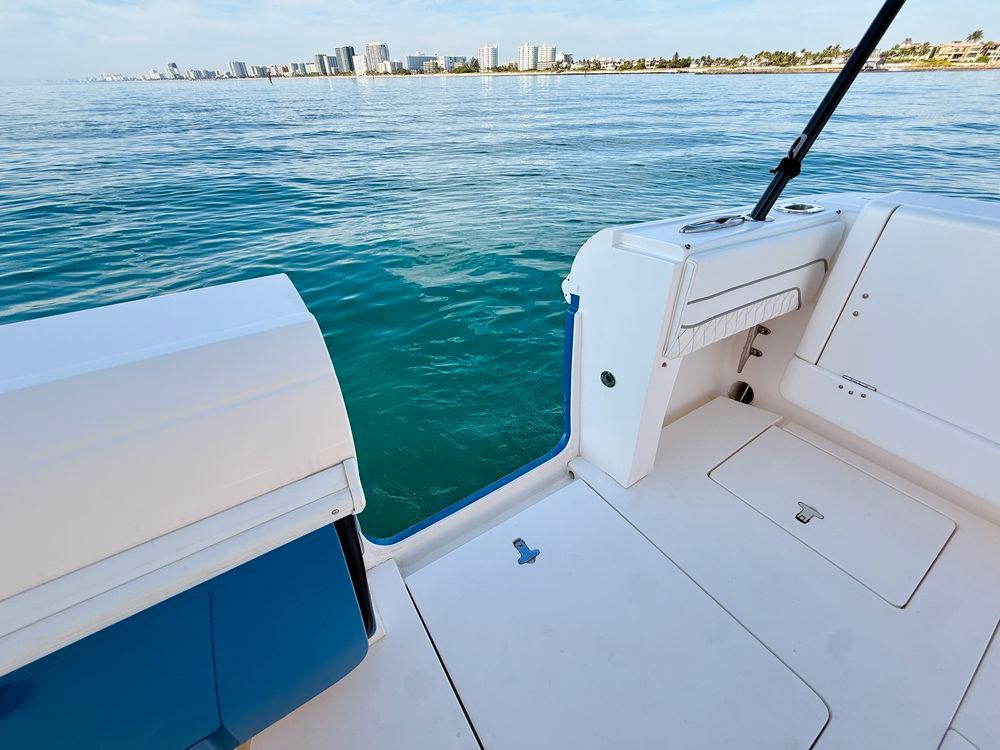 37' 2016 Intrepid 375 Center Console