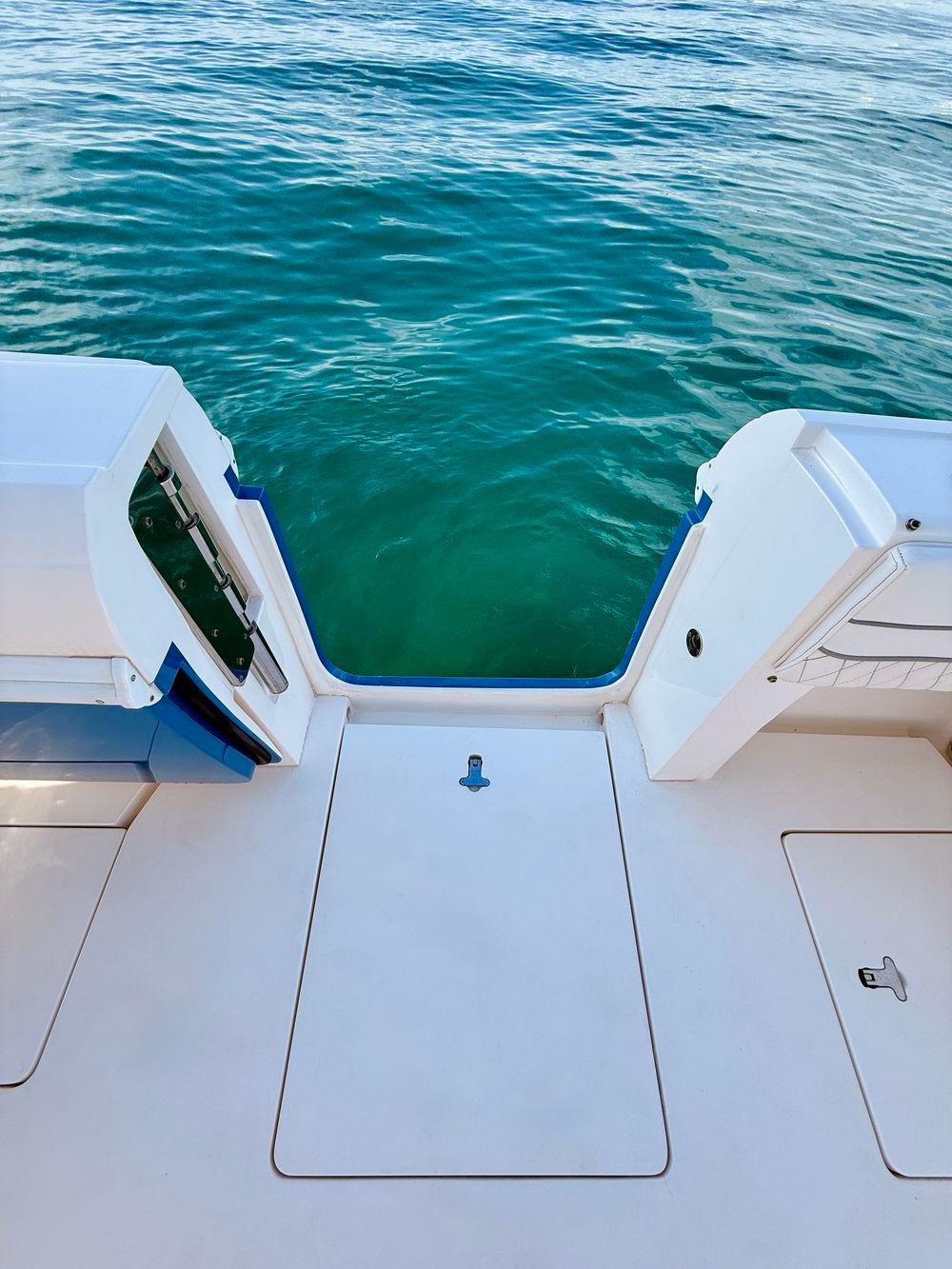 37' 2016 Intrepid 375 Center Console