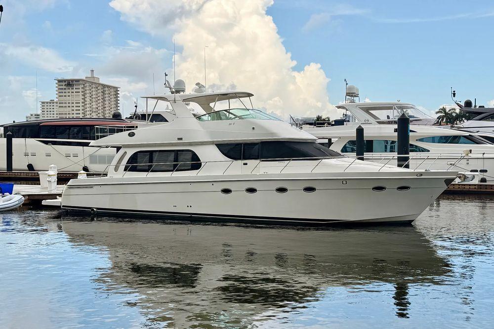56' 2005 Carver 56 Voyager