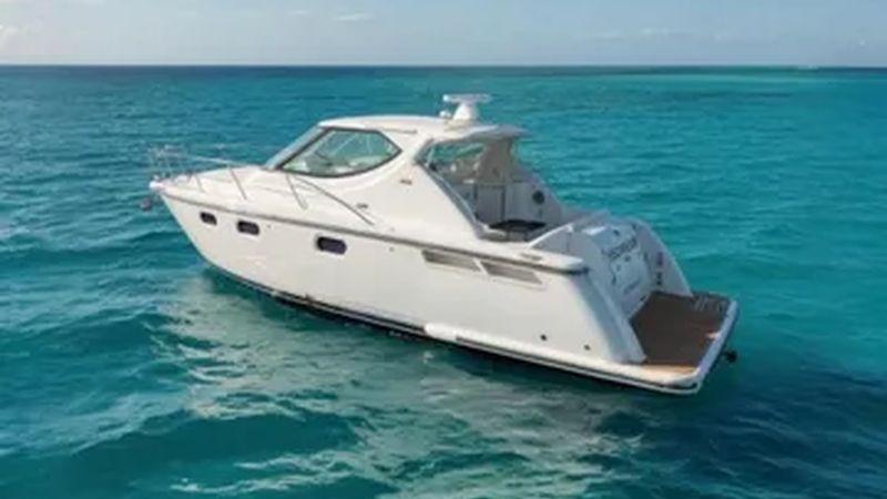 39' 2008 Tiara Yachts 3900 Sovran