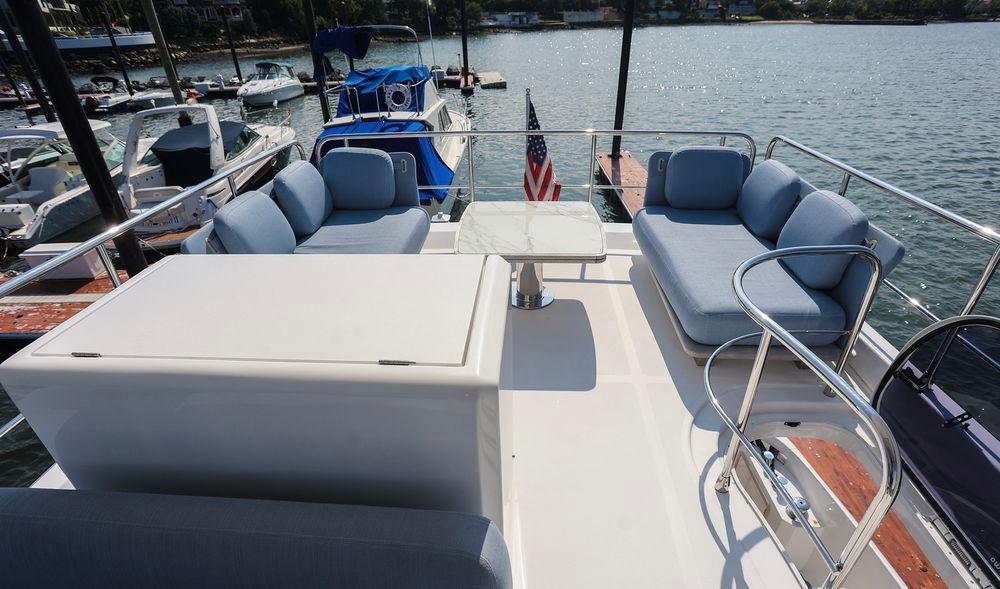 53' 2023 Azimut Fly 50