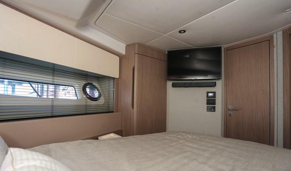 53' 2023 Azimut Fly 50