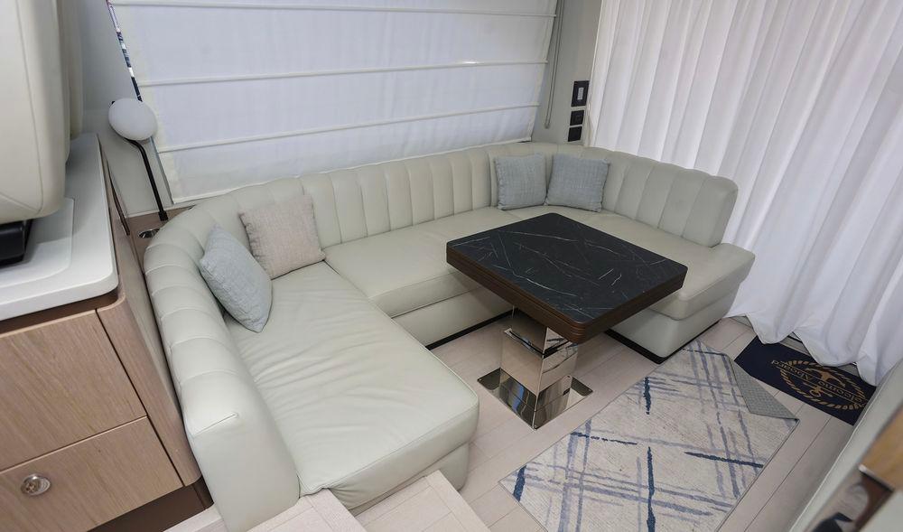 53' 2023 Azimut Fly 50