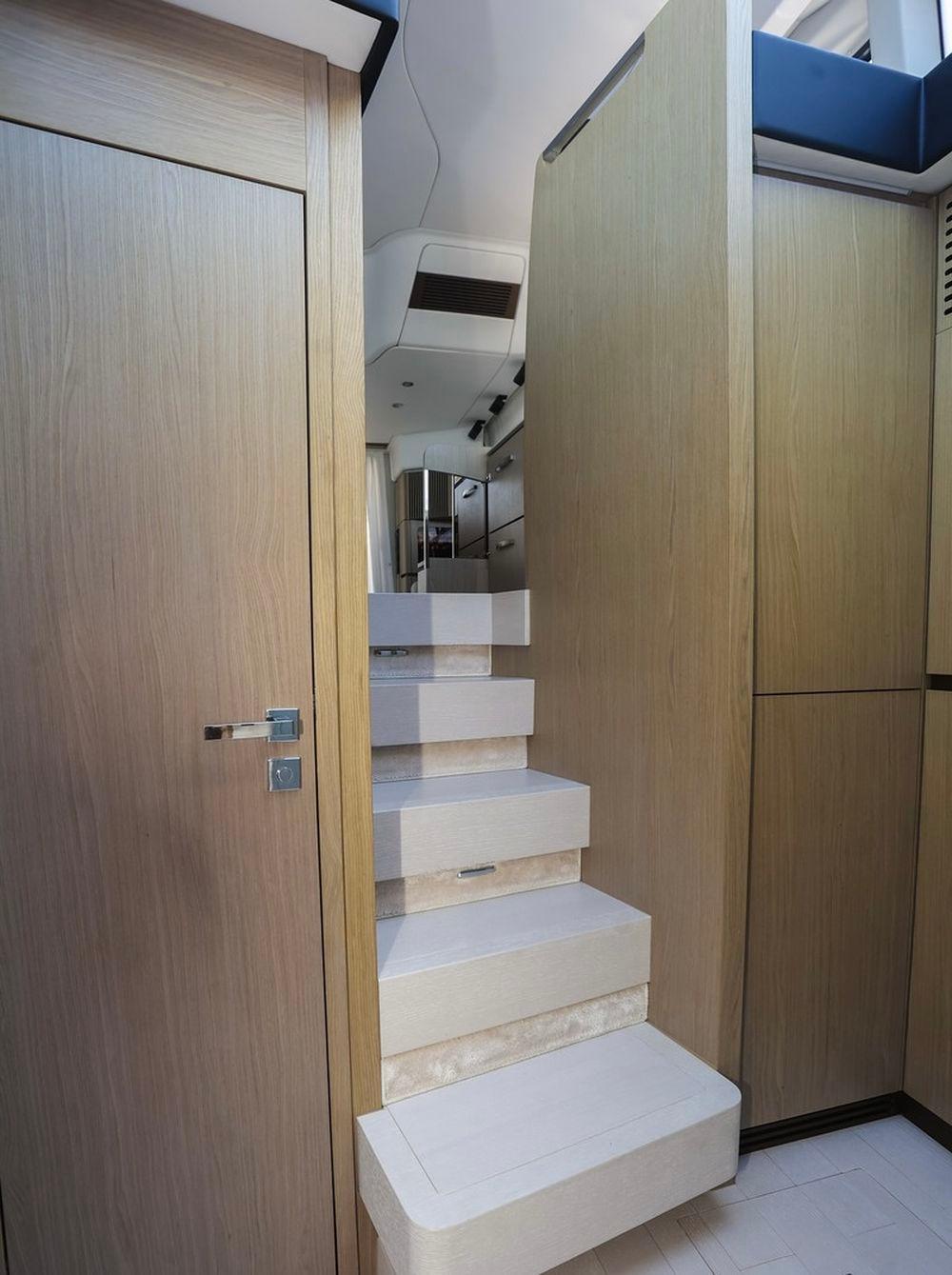 53' 2023 Azimut Fly 50