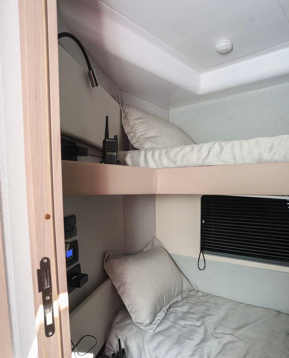 53' 2023 Azimut Fly 50
