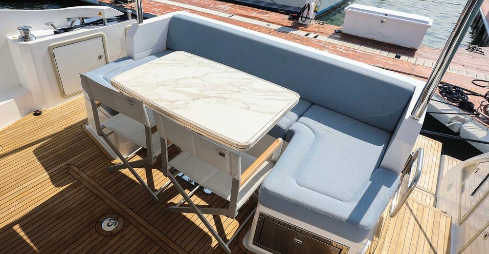 53' 2023 Azimut Fly 50